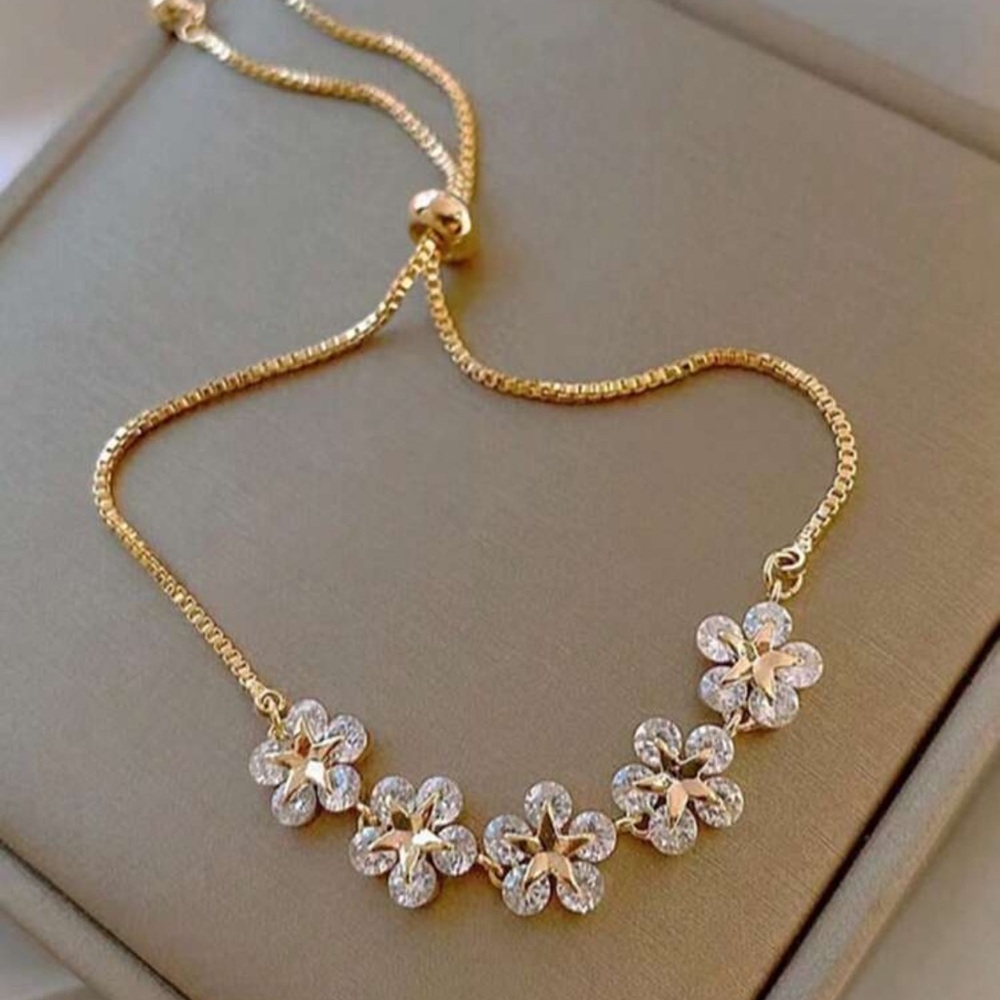 Elegant Gold Floral Bracelet